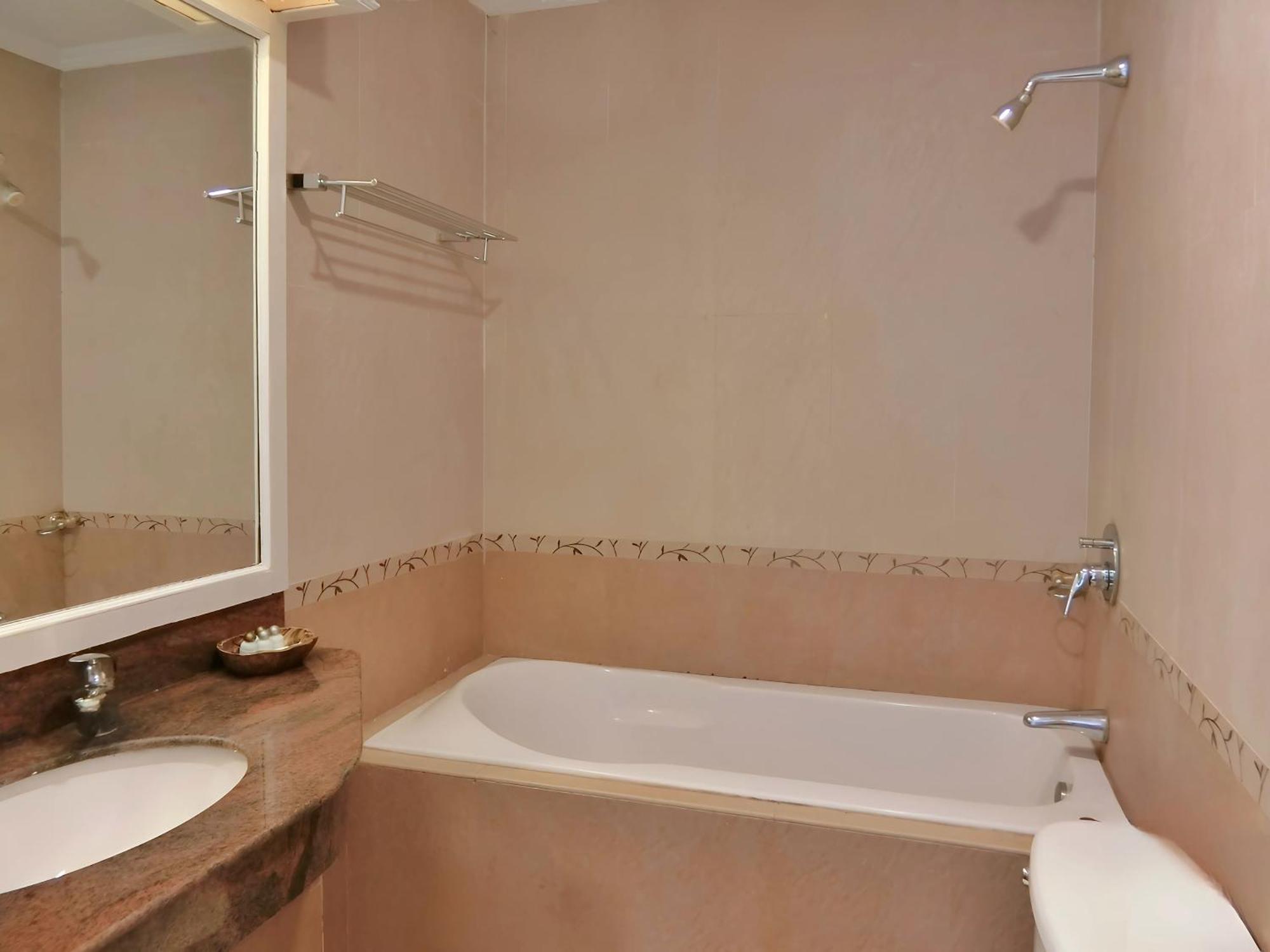 Sira Boutique Residence - Newly Renovated Patong Eksteriør billede