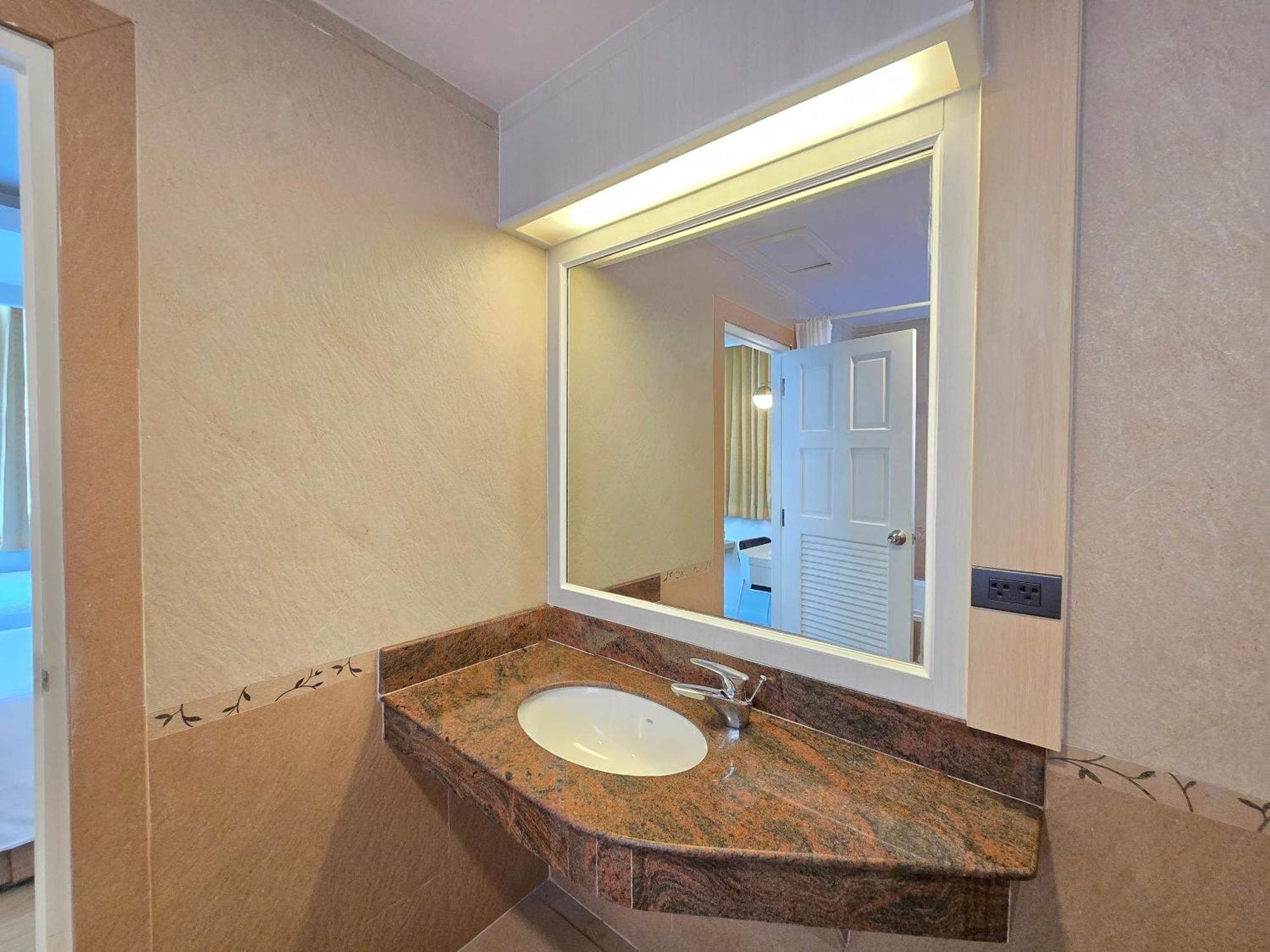 Sira Boutique Residence - Newly Renovated Patong Eksteriør billede